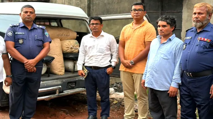 নোয়াখালীতে পলিথিন কারখানায় অভিযান, ৫০ হাজার টাকা জরিমানা