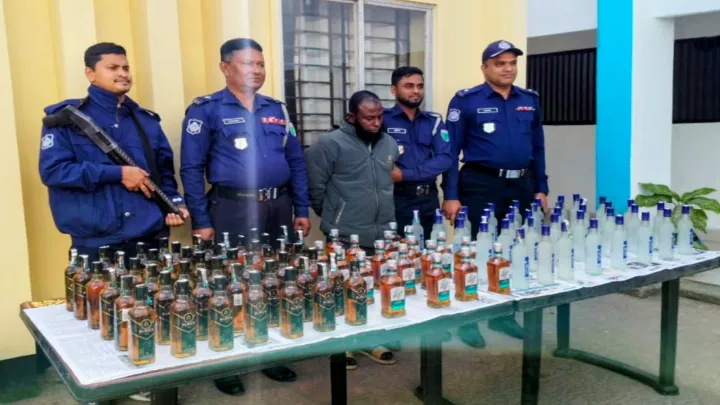 বিশ্বনাথে ১০৬ বোতল মদসহ ব্যবসায়ী আটক
