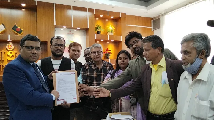 নোয়াখালীতে বিমানবন্দরের দাবিতে,  প্রধান উপদেষ্টাকে স্মারকলিপি