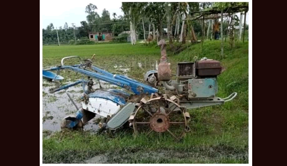 রাঙ্গুনিয়ার গুমাইবিলে আমন চাষাবাদ'র ৫ টি পাওয়ার টিলার ভাঙ্চুর