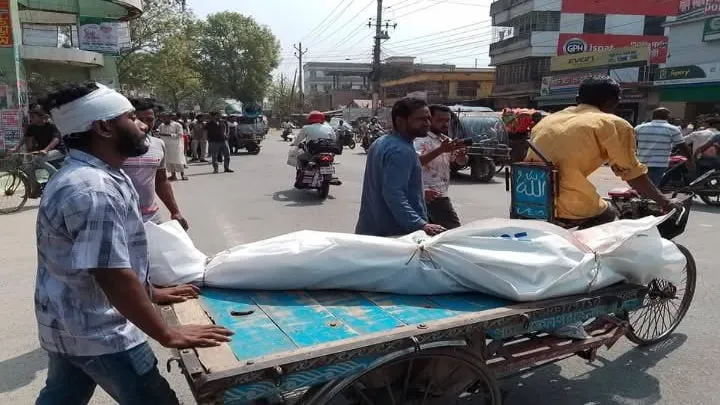ঝিনাইদহে নিহত কৃষকদল নেতার লাশ নিয়ে বিএনপির বিক্ষোভ