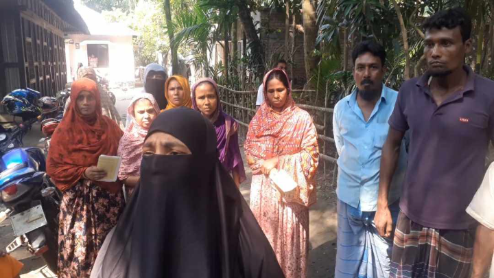 উধাও পদ্মা ইসলামী লাইফ ইন্স্যুরেন্স গ্রাহকদের হয়রানির শিকার নারী কর্মী