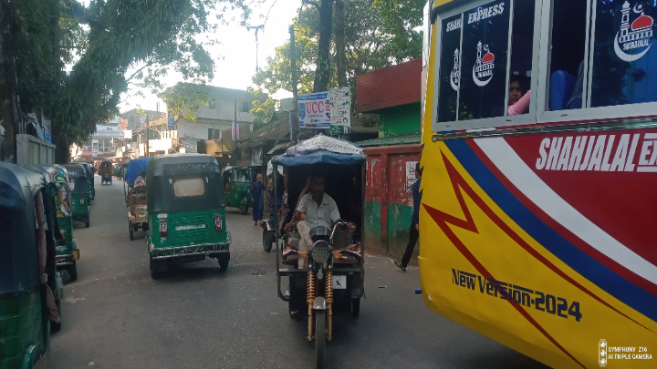 বিশ্বনাথে অবরোধের প্রভাব নেই