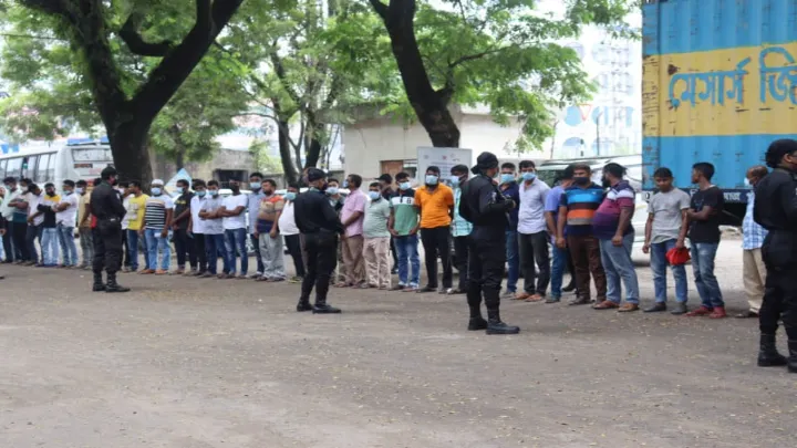 কেরাণীগঞ্জ বিআরটিএ ও পাসপোর্ট অফিসের দালাল চক্রের বিরুদ্ধে র‌্যাবের অভিযান