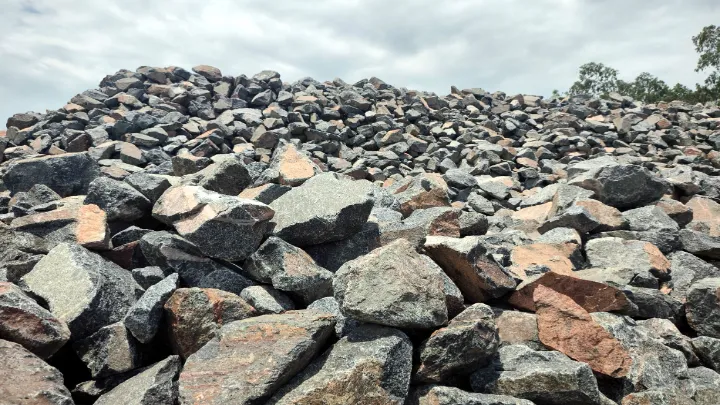 মধ্যপাড়া পাথর খনি ১৪ লাখ টন পাথর মজুদ, তবু বিক্রি নেই