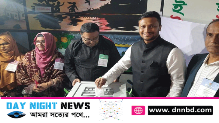 ভোট দিলেন মাগুরা-১ আসনের আওয়ামী লীগ প্রার্থী সাকিব