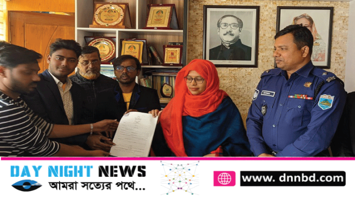 বগুড়ার দুটি আসনে মনোনয়নপত্র কিনেছেন হিরো আলম