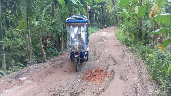 ঝড়-জলোচ্ছ্বাসে বিপর্যস্ত কমলনগর ১৭ সড়ক যেন ‘মরণফাঁদ’