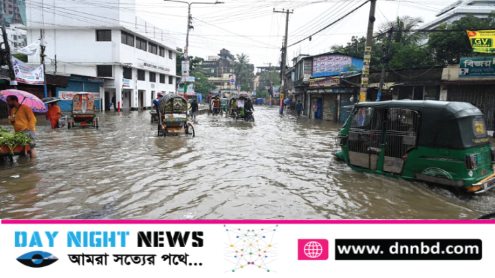 ভারী বর্ষণে ডুবে গেছে চট্টগ্রাম নগরের অধিকাংশ এলাকা