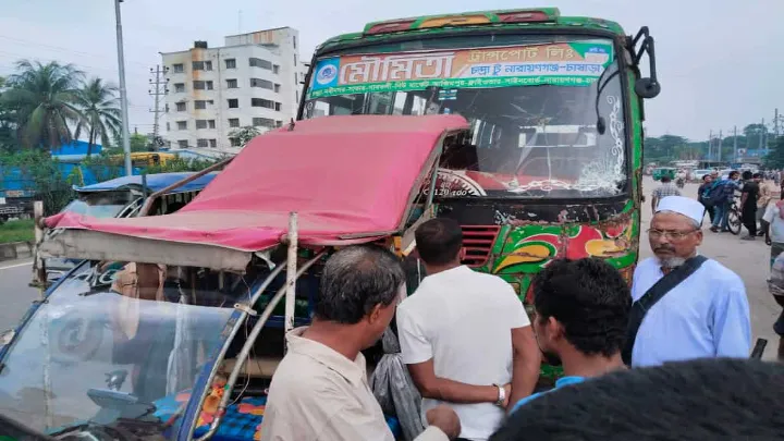 নারায়ণগঞ্জে মৌমিতা বাসের ধাক্কায় ১ জনের মৃত্যু