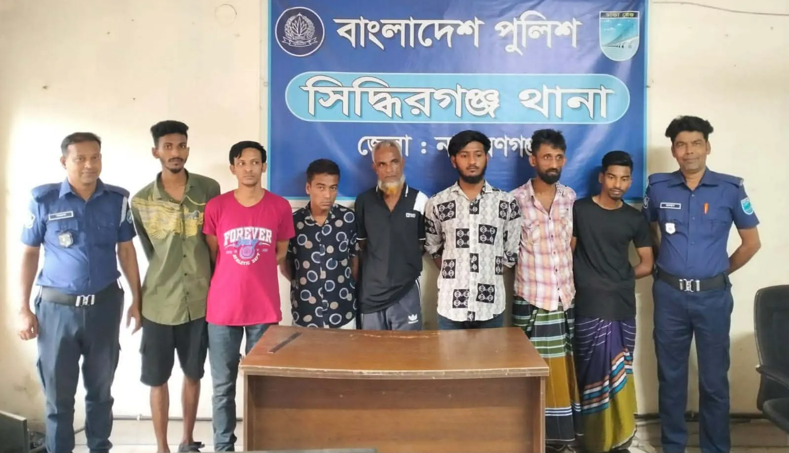 নারায়ণগঞ্জের সিদ্দিরগঞ্জ থানার বিশেষ অভিযানে ৯ জন গ্রেফতার
