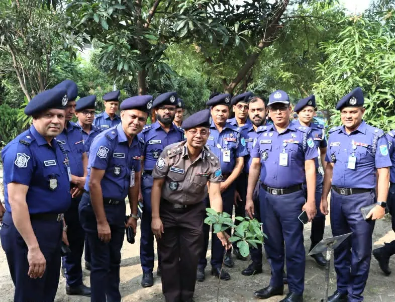 ঢাকা রেঞ্জের অতিরিক্ত ডিআইজি (প্রশাসন ও অর্থ) কর্তৃক সিদ্ধিরগঞ্জ থানা বার্ষিক পরিদর্শন