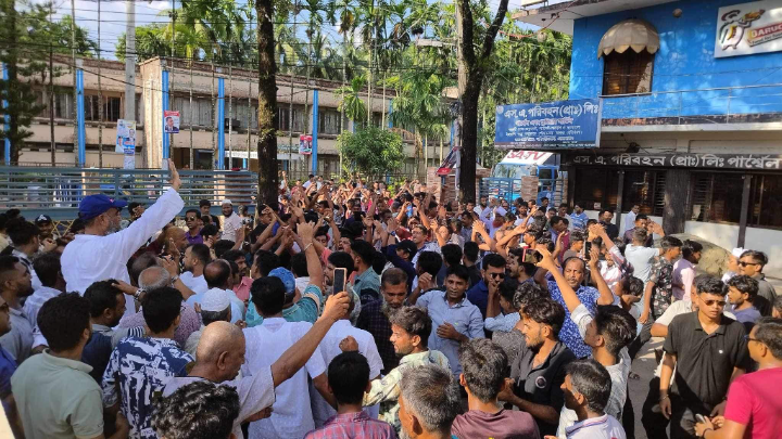 নোয়াখালীতে সাবেক মেয়র হারুনের নেতৃত্বে বিএনপির জনসমাবেশ