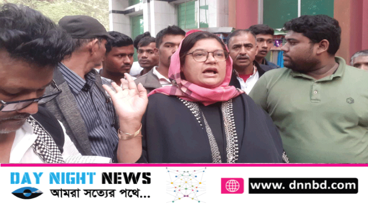 লক্ষ্মীপুরে স্বতন্ত্র প্রার্থীর প্রচারণায় নৌকা সমর্থকদের বাঁধা