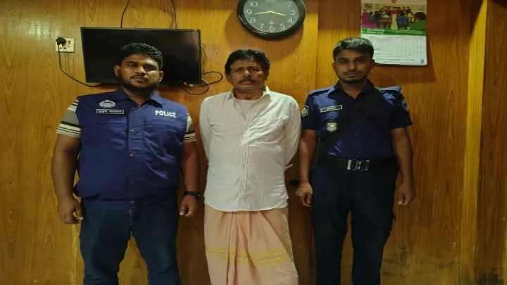 ককটেলসহ শ্বশুর বাড়ি থেকে সন্ধীপ উপজেলা আ.লী সভাপতি গ্রেপ্তার