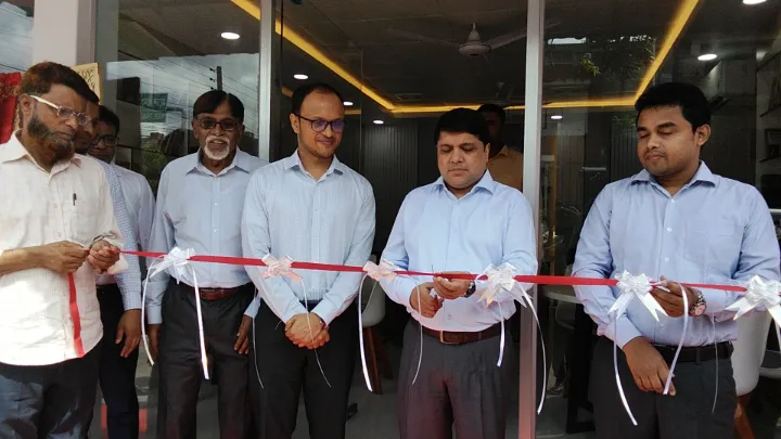 ভূমি অফিসে নান্দনিক  লাইব্রেরী স্থাপন অপেক্ষার সময় কাটবে বইয়ের সঙ্গে