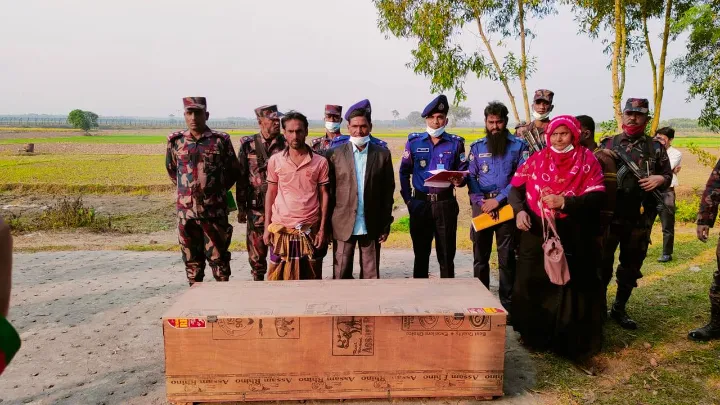 বিএসএফের গুলিতে নিহত যুবকের মরদেহ ৭ দিন পর হস্তান্তর