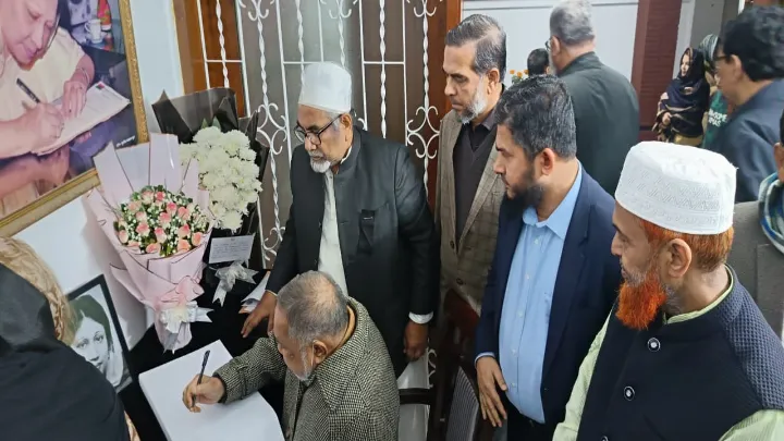 ডা: তাহের বলেন বেগম খালেদা জিয়া ছিলেন গণতন্ত্রের প্রতীক