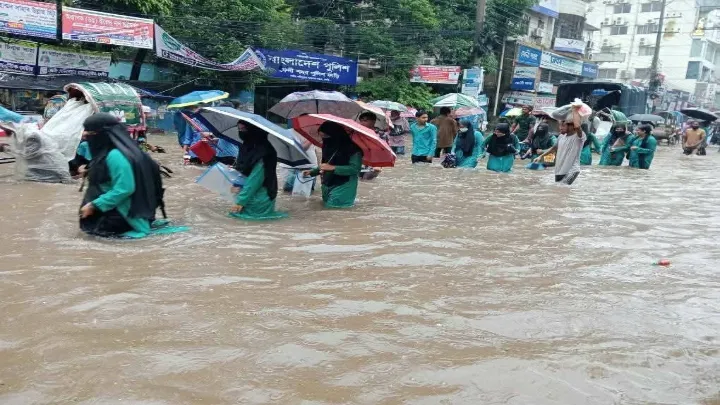 অস্বাভাবিক জোয়ার ও টানা বৃষ্টিতে কমলনগরের  মেঘনা উপকূল এলাকা প্লাবিত 