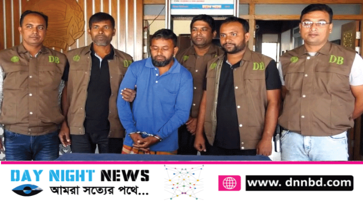 ঝিনাইদহে অস্ত্র ও গুলিসহ অস্ত্র ব্যবসায়ী গ্রেফতার