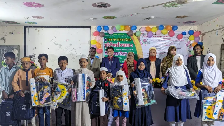 কুমিল্লা চৌদ্দগ্রামে কৃতি শিক্ষার্থীদের সম্মাননা ও শিক্ষা উপকরণ বিতরণ