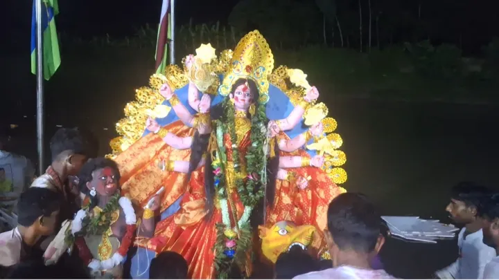 জয়পুরহাটে প্রতিমা বিসর্জনের মধ্য দিয়ে শেষ হলো দুর্গোৎসব