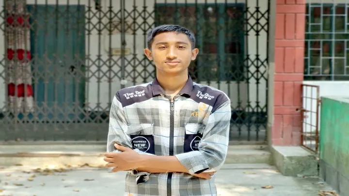 দরিদ্র মোস্তাফিজুরের,  বিশ্ববিদ্যালয় জয়,  অর্থাভাবে,  ভর্তি অনিশ্চিত,  দুশ্চিন্তায় বাবা-মা