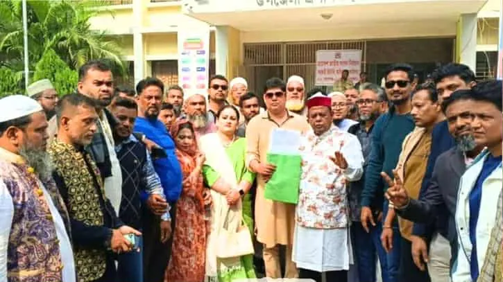 নারায়ণগঞ্জ- ৩ আসনে বিএনপির  মনোনীত প্রার্থী মান্নানের মনোনয়নপত্র সংগ্রহ