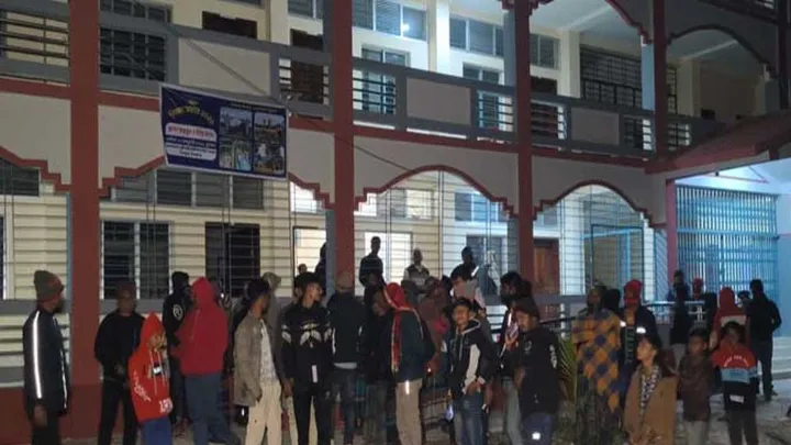 ঝিনাইদহের শৈলকুপায়  মাদ্রাসায় রাতের অন্ধকারে গোপনে নাইটগার্ড নিয়োগ পরীক্ষা