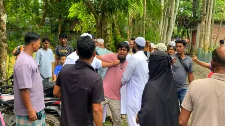 মায়ের লাশ আটকে সম্পত্তি ভাগবাঁটোয়ারা, ২০ ঘন্টা পর দাফন