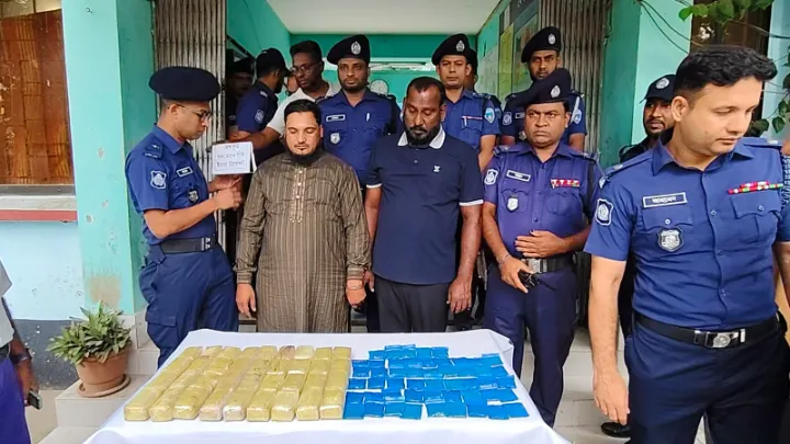 জিপে লুকিয়ে ৮০ হাজার ইয়াবা পাচার
