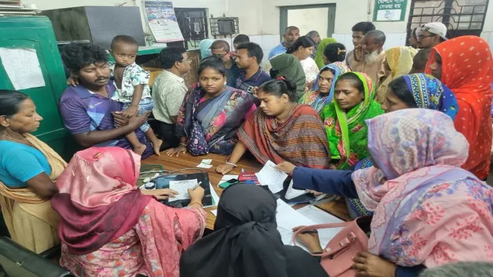 ফুলবাড়ীতে লক্ষণ দেখে হামের চিকিৎসা, নেই পরীক্ষার ব্যবস্থা